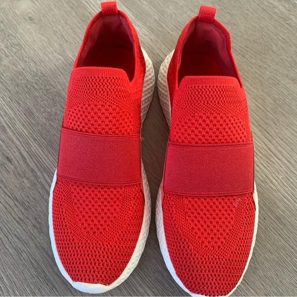 Steve Madden Red Ritz Slio On Sneakers - Picture 2 of 13